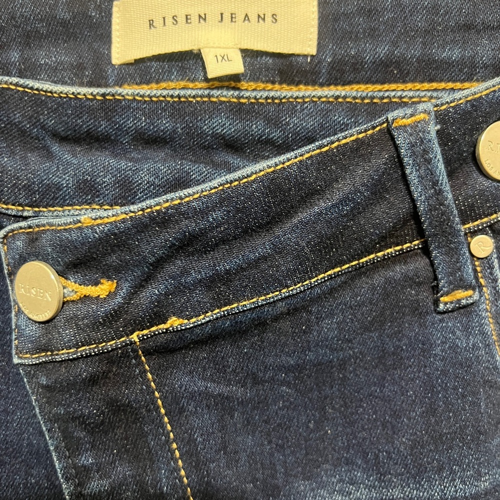 Risen Jeans Women's Dark Blue Cropped Jeans